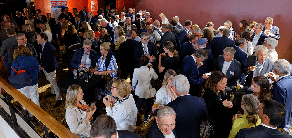 Moment de networking à l'assemblée générale de Nord France Invest