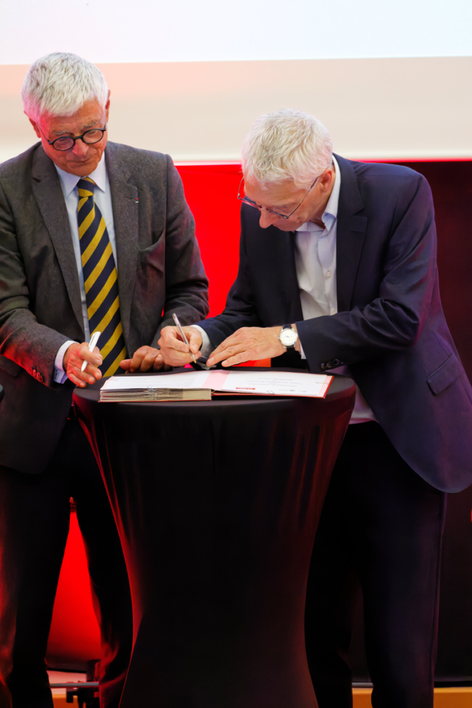 Signature de la convention entre Nord France Invest et France Travail